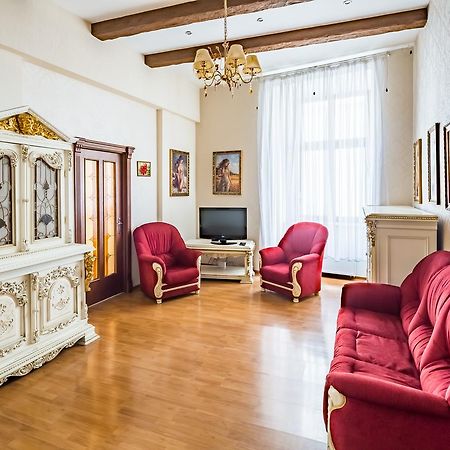 2 Virmens'Ka Apartment Lviv Ngoại thất bức ảnh