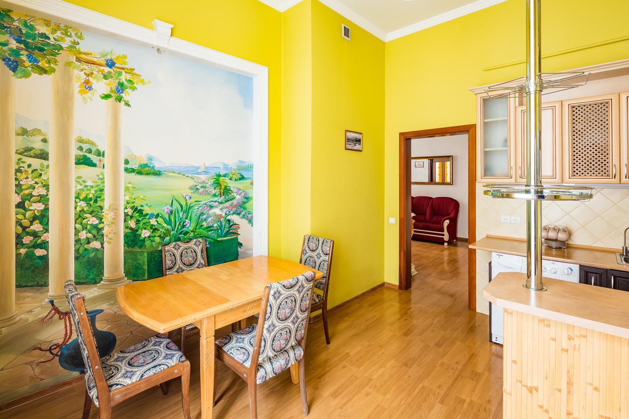 2 Virmens'Ka Apartment Lviv Ngoại thất bức ảnh