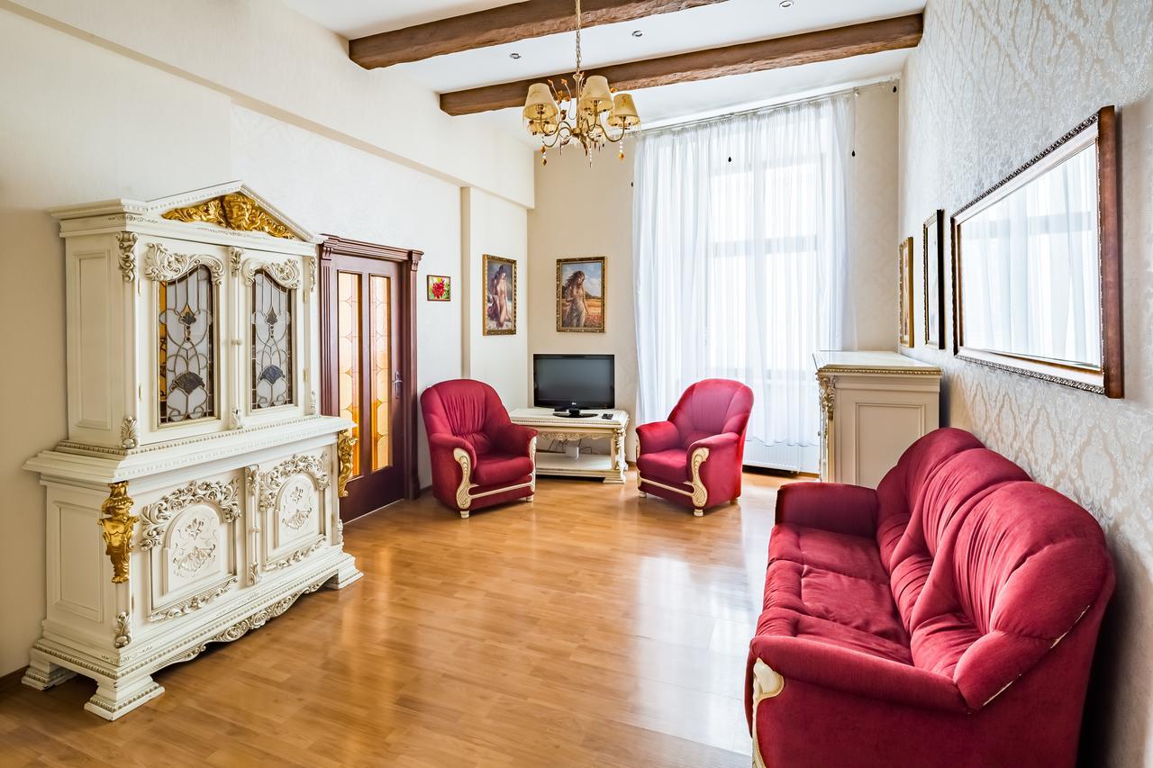 2 Virmens'Ka Apartment Lviv Ngoại thất bức ảnh