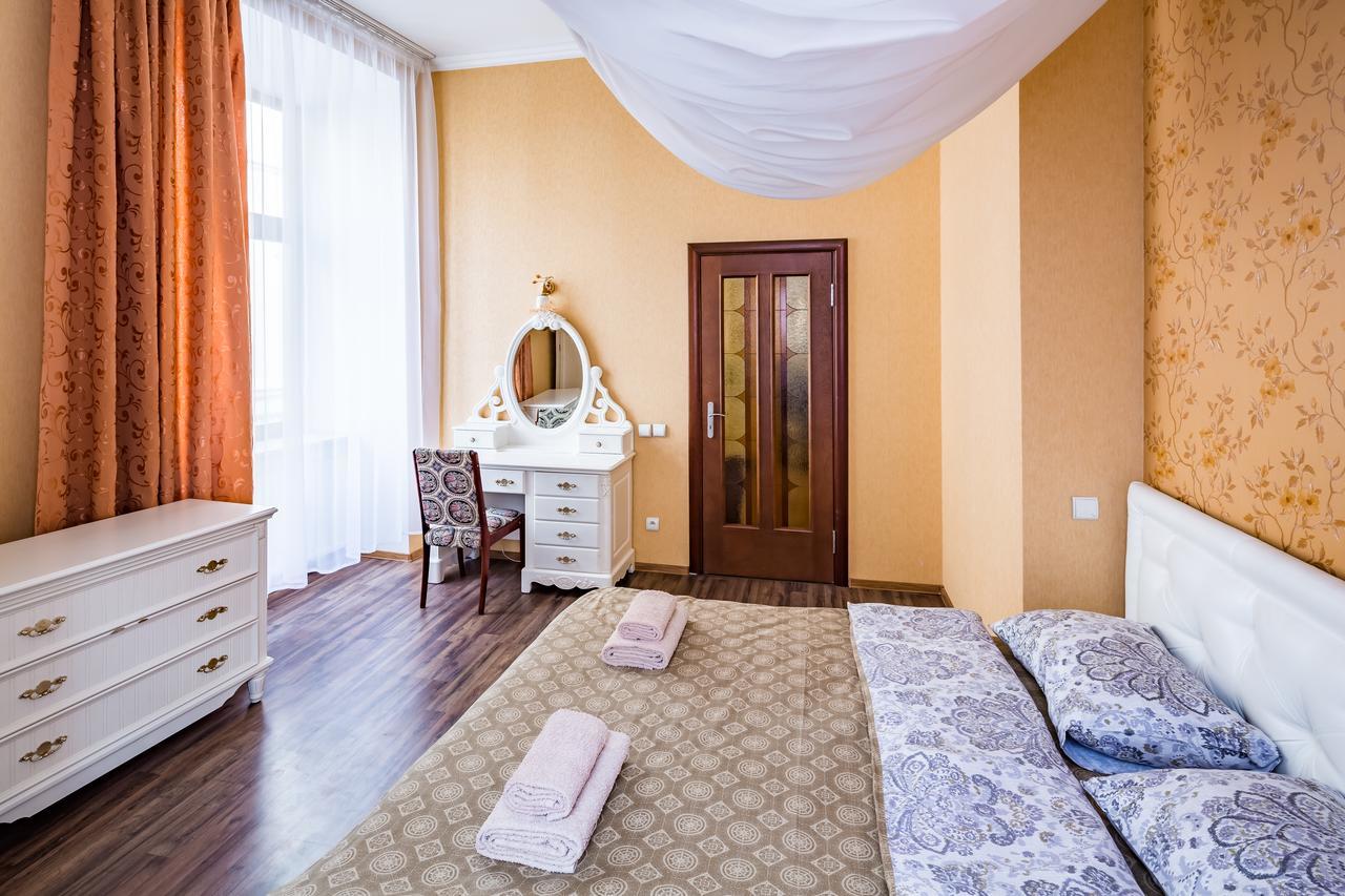 2 Virmens'Ka Apartment Lviv Ngoại thất bức ảnh