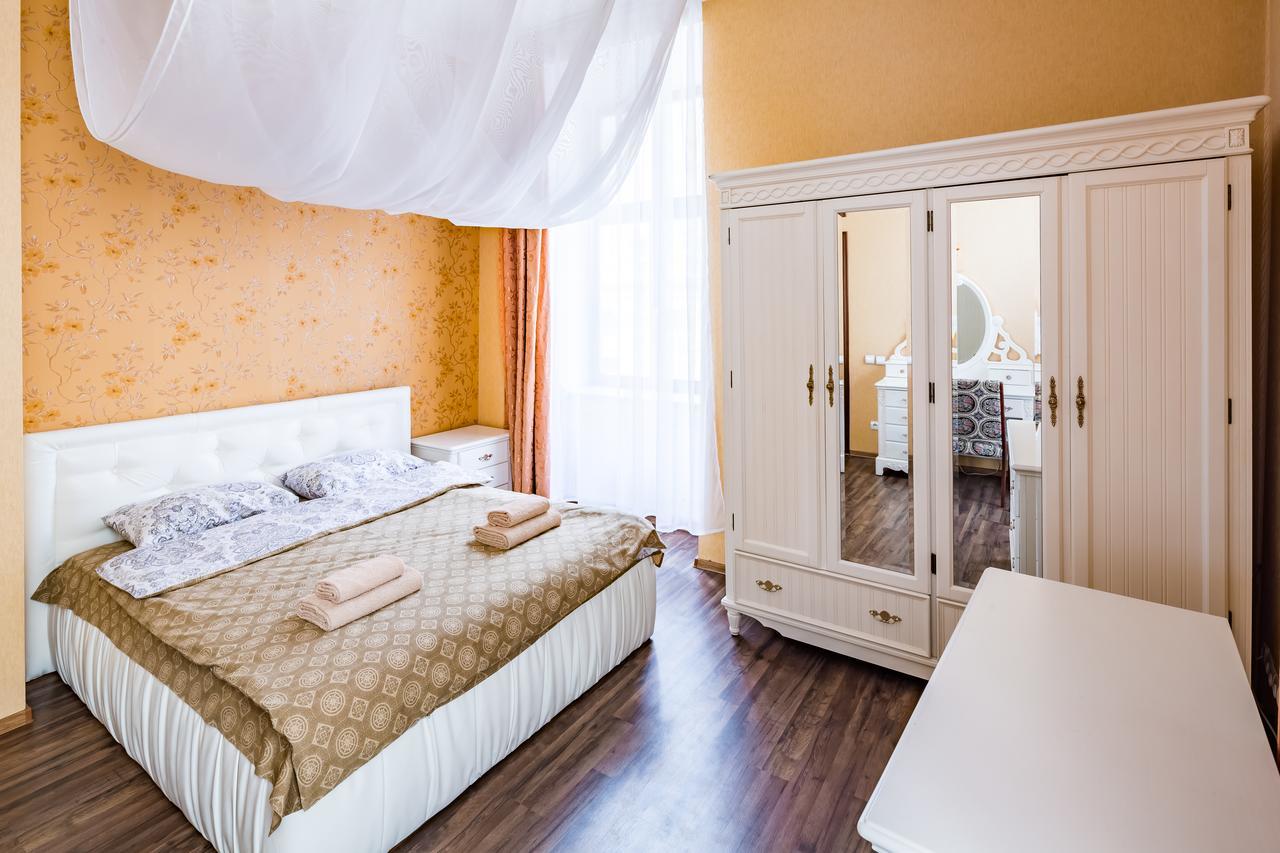 2 Virmens'Ka Apartment Lviv Ngoại thất bức ảnh