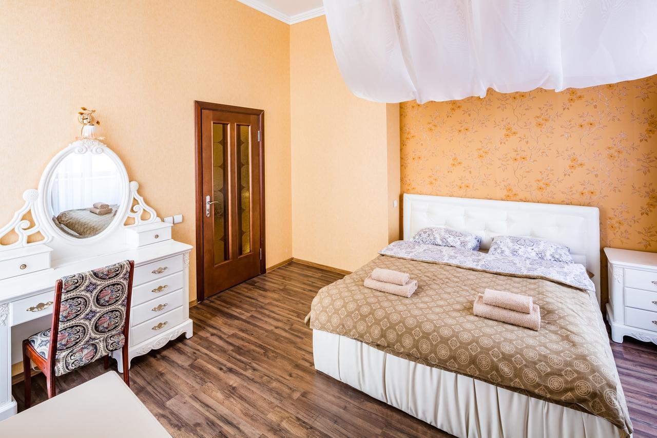 2 Virmens'Ka Apartment Lviv Ngoại thất bức ảnh