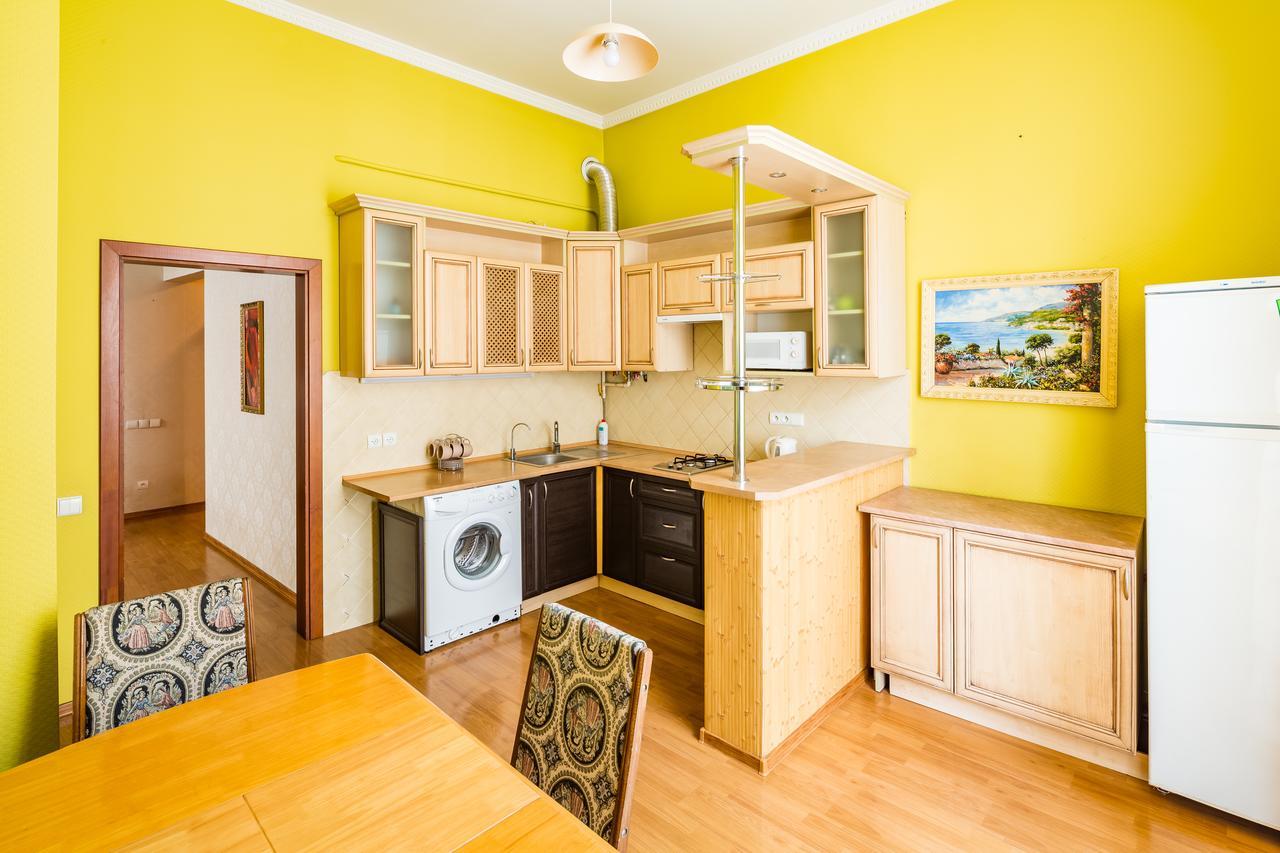 2 Virmens'Ka Apartment Lviv Ngoại thất bức ảnh