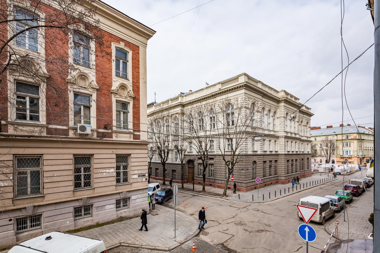 2 Virmens'Ka Apartment Lviv Ngoại thất bức ảnh