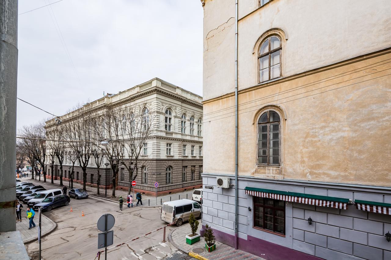 2 Virmens'Ka Apartment Lviv Ngoại thất bức ảnh